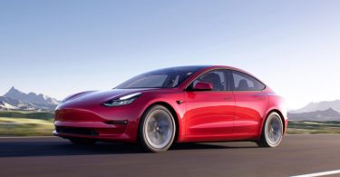 Tesla Model 3 став найбільш продаваним автомобілем у світі