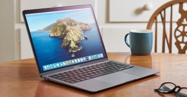 Apple готує масштабне оновлення популярного ноутбука