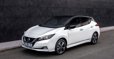 Nissan випустив ювілейну серію електромобілів Leaf