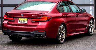 BMW визнала, що седан M550i xDrive повільніше, ніж заявлено