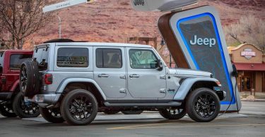 Jeep відмовиться від дизельних моторів і бензинових V8