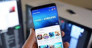 Google звинуватили в «замаху» на магазин додатків Samsung