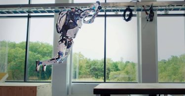 Boston Dynamics навчила роботів Atlas ефектному паркуру [ВІДЕО]