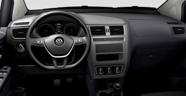 Volkswagen почав продавати машини без «мультімедійки». І ось чому