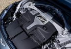 Двигун Mercedes-AMG V8 під капотом