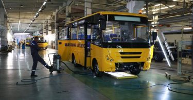 Українські школярі їздитимуть на автобусах ЗАЗ