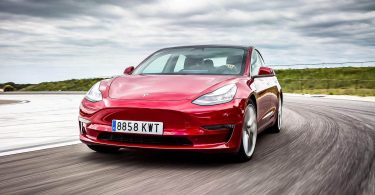 Стартап обіцяє збільшити запас ходу електрокарів Tesla на 100 км