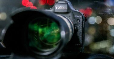 Новий датчик зображення Canon здатний знімати навіть у темряві