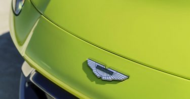 З'явилися подробиці про останній Aston Martin з двигуном V12