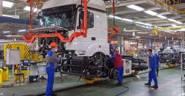 Daimler зупиняє співпрацю з КамАЗом