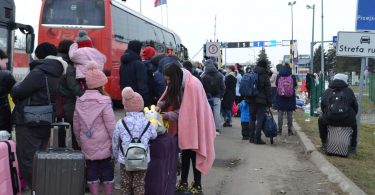 Українські біженці витрачають $2 млрд на місяць - ЗМІ