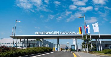 Volkswagen зупинив виробництво на одному з найбільших заводів Європи